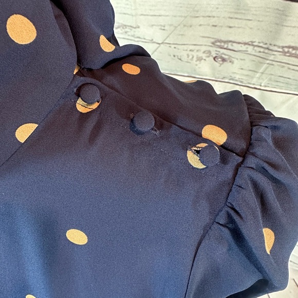 NWT RW&CO. Blue & Beige ¾ Sleeves Polka Dot Shirt - M - Picture 3 of 8